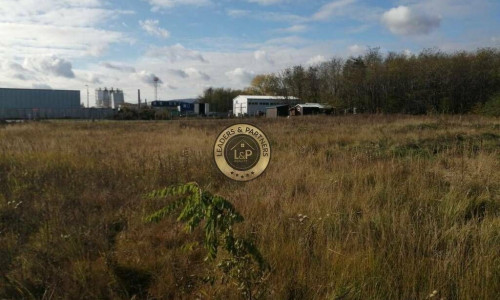 Pozemok v Pezinku, priemyselná zóna, 4953 m2