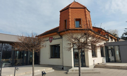 Na predaj Motorest KANADA - Hriadky.