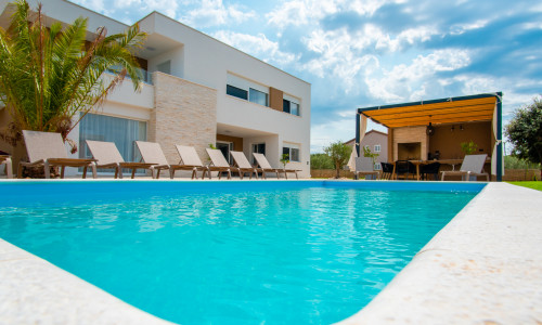 PAG - MANDRE, na predaj vila 260 m2, novostavba, sauna, bazen, výhľad, pozemok 1124 m2