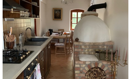 Krásny rodinný dom s veľkorysým pozemkom v obci Abaújvár.