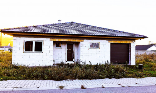NA PREDAJ: Rozostavaný 4 izbový RD BUNGALOV