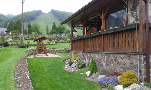 Na predaj - ZRUBOVÁ REKREAČNÁ CHATA v Regetovke