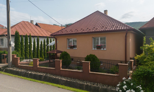 Na predaj 3-izbový rodinný dom, Slanská Huta