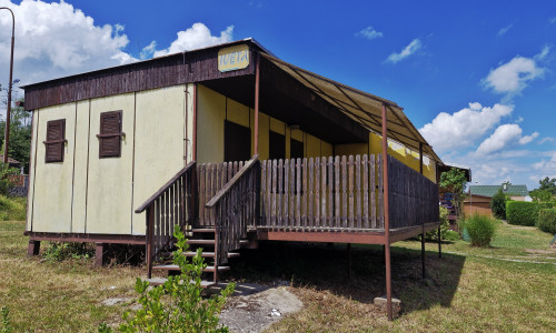 Na predaj chata na Zemplínskej Šírave, Prímestská oblasť