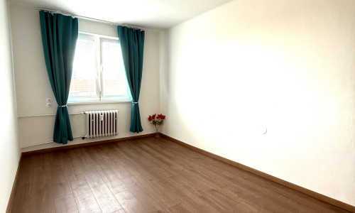 Na predaj 3iz. byt s balkónom v tichej lokalite v Senici