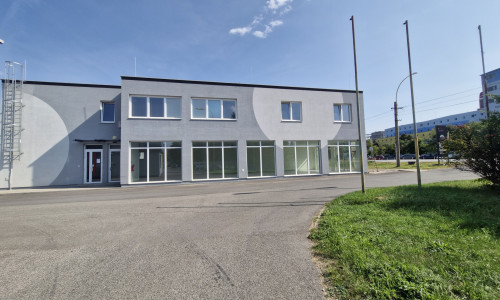 Na predaj obchodné priestory na hlavnom ťahu. Močarianska ulica, Michalovce