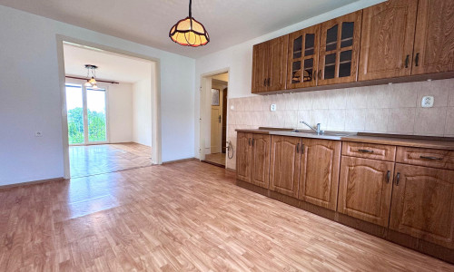 PREDAJ- 2iz. byt s balkónom  v Hlohovci  na ulici R. Dilonga