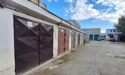 PREDAJ garáž v blízkosti OC Galéria