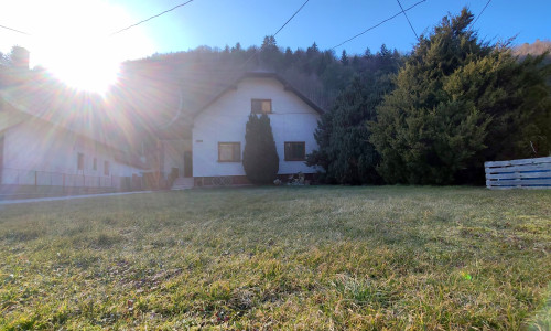 Výrazne znížená cena!Ticho, zeleň a komfort – RD s výbornou polohou v obci Lazy pod Makytou