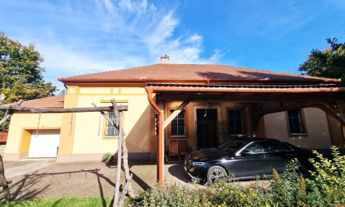 PREDAJ rodinný dom na rozsiahlom pozemku 25 296 m2 Mosonmagyaróvár