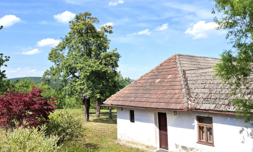Na predaj chalupa v pôvodnom stave na Myjavských kopaniciach
