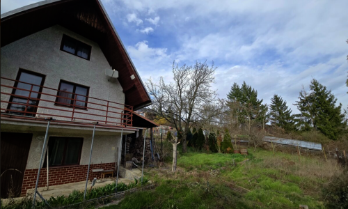 L&P | Murovaná trojpodlažná chata s pozemkom 512 m² – Rača