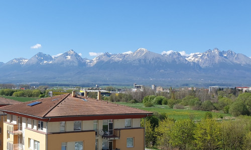 PREDAJ: 3 izb. byt 77 m2 s 2 balkónmi Slnečnica Novomeského