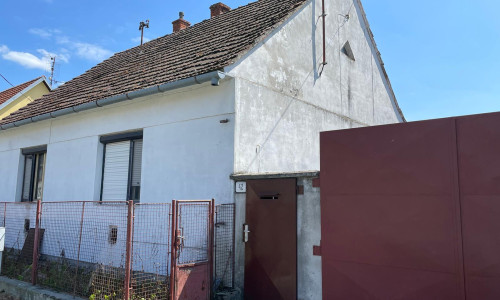 Na predaj RD vhodný na celkovú rekonštrukciu v obci Sekule
