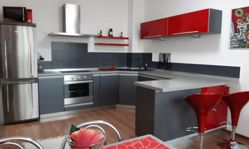 2 izbový byt Košice - Západ, trieda SNP, kompl rek, 2x lodžia, zariadený