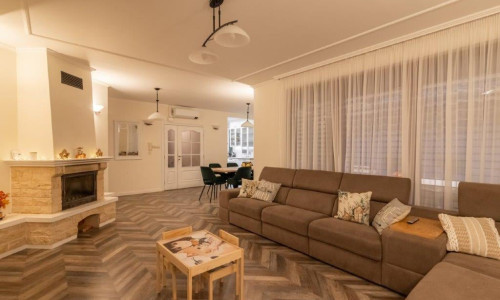 PREDAJ 7izbový rodinný dom s bazénom a saunou Mosonmagyaróvár