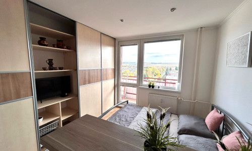 Na prenájom garsónka po rekonštrukcii v Senici