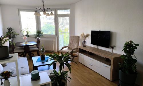 L&P | Prenájom priestranného 2-izbového bytu s garážou