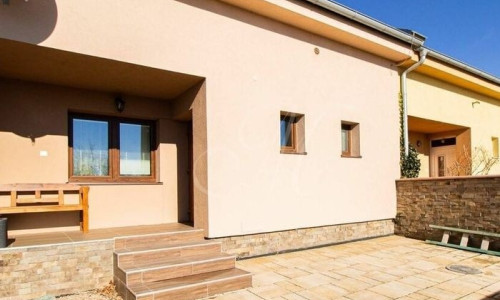 Na prenájom 5iz. rodinný dom  v Stupave