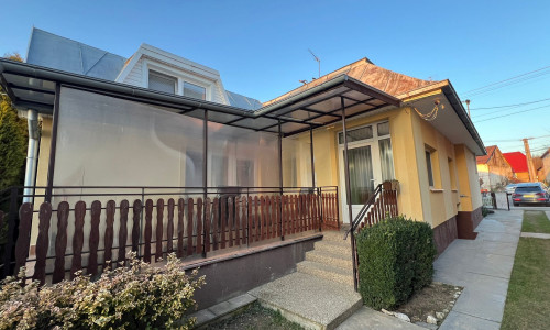 NA PREDAJ - Rodinný dom s možnosťou podnikania - Staré