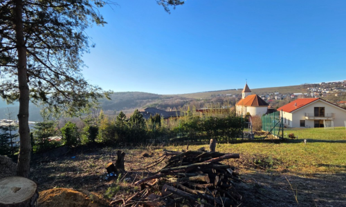 NA PREDAJ, Stavebný pozemok s krásnym výhľadom, BAŠKA