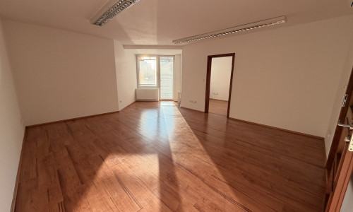 Kancelária na prenájom v centre Senca-Lichnerova-pešia zóna