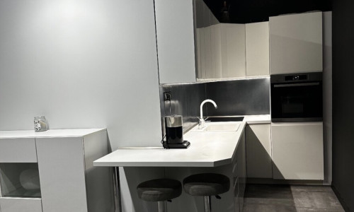 PRENÁJOM - 2 izbový prerobený byt v centre Michaloviec