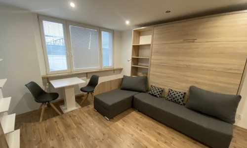 PRIESTRANNÝ, KOMPLETNE ZARIADENÝ 1-IZBOVÝ BYT – KOŠICE ZÁPAD (TERASA)