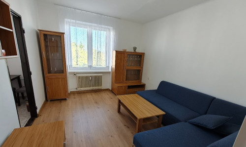 Prenájom 2 izbového tehlového bytu s balkónom. Michalovce, ulica prof. Hlaváča.