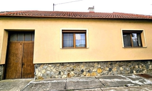 PREDAJ rodinný dom Bezenye
