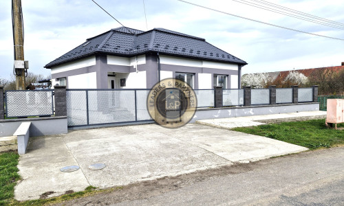 VÝRAZNE ZNÍŽENÁ CENA! Predaj zrekonštruovaného rodinného domu. Fekišovce