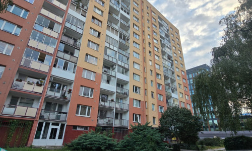 2-izb. byt-kompletnetná rekonštrukciia, 64m2, 2x loggia