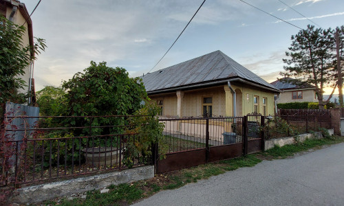 NA PREDAJ vidiecky rodinný dom v obci Čaňa