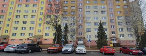 PREDAJ: 3 izb. byt 68 m2 + loggia Uherova ul.