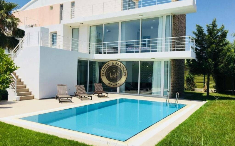 Na predaj vila v meste Belek Turecko