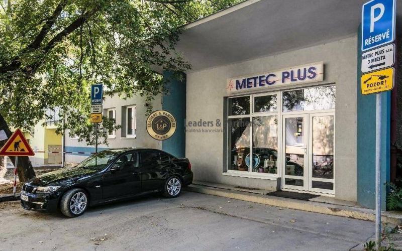 Polyfunkčnýn objekt Košice - Staré mesto, Jesenná ul., parkovacie mies