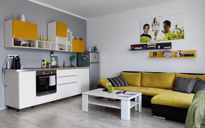 Pekný 1 izbový byt na predaj v Senci, Slávičia ul. loggia, parkovanie