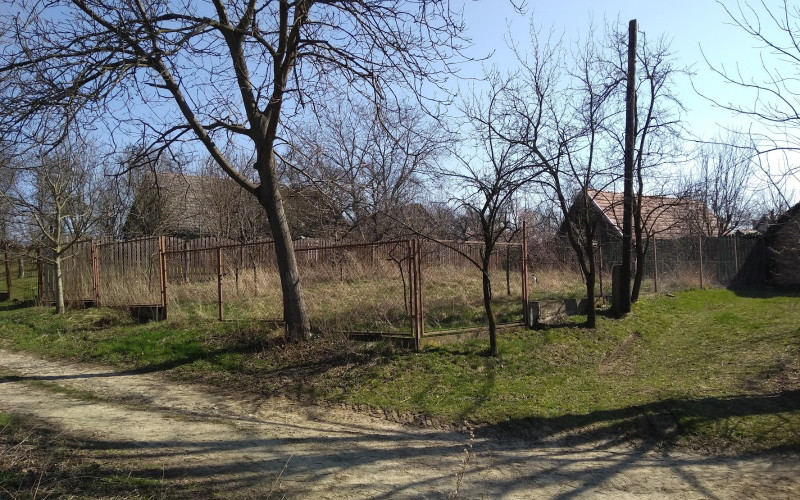 Ponúkame na predaj stavebný pozemok Koválovec - Radošovce