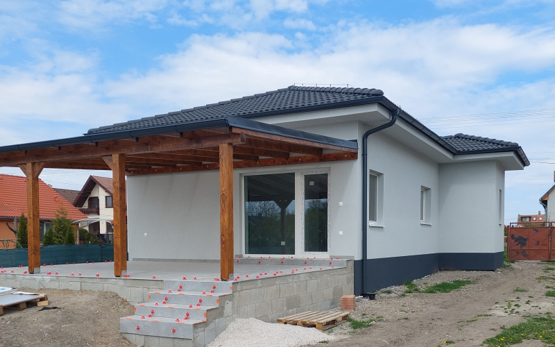 Leaders&Partner reality s.r.o., pobočka Nitra ponúka na predaj 4 izbový rodinny dom v obci Veľké Úľany