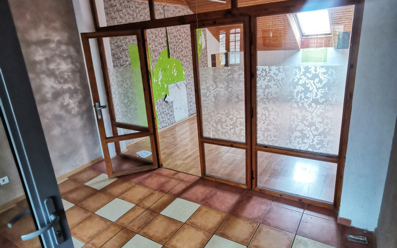 *PRENÁJOM* obchodný priestor v Hlohovci