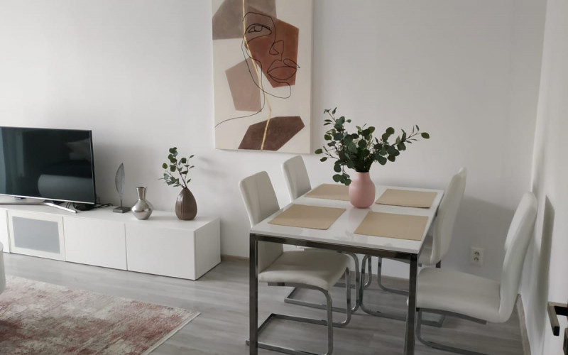 PRENÁJOM 4 IZBOVÝ BYT - STROMOVÁ NOVÉ MESTO