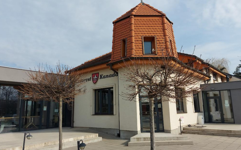 Na predaj Motorest KANADA - Hriadky.