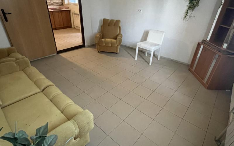 Prenájom 4-izbového domu v Zavare