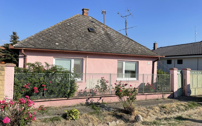 STARŠÍ RODINNÝ DOM NA PREDAJ - KAJAL