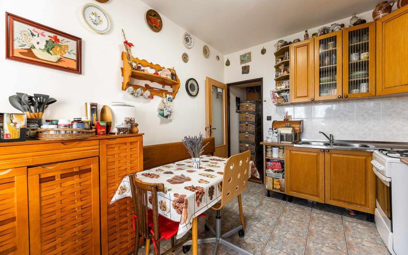 3 - izb. byt, Dénešova ul. - KVP, čiastočná rekonštrukcia, 70 m2