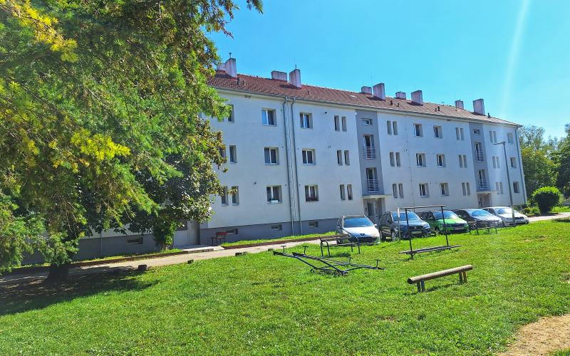 PREDAJ: 2 izbový byt po rekonštrukcii, Hlohovec