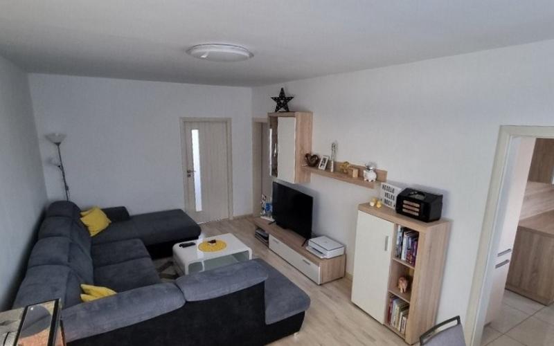 PREDANÉ 3 izbový byt s loggiou 66.5 m2 kompletná rekonštrukcia