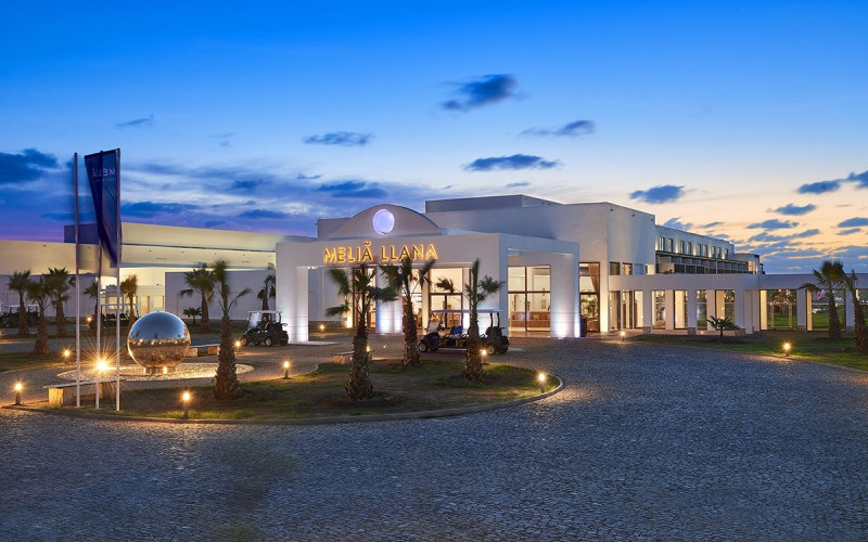 Apartmány v rezorte MELIÃ Llana Beach Resort & Spa, ostrov Sal, Kapverdy