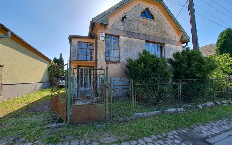 **REZERVOVANÉ** Starý rodinný dom, obec Rozhanovce, Košice-okolie