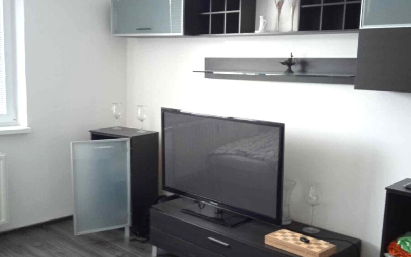 Predané -4-izbový byt po rekonštrukcii, Wurmova ulica, KVP.